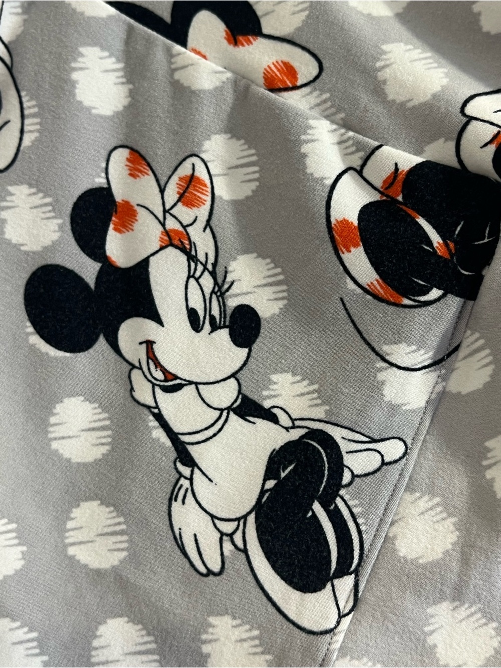 Tall and Curvy LuLaRoe Minnie Mouse Leggings so soft! sketched look